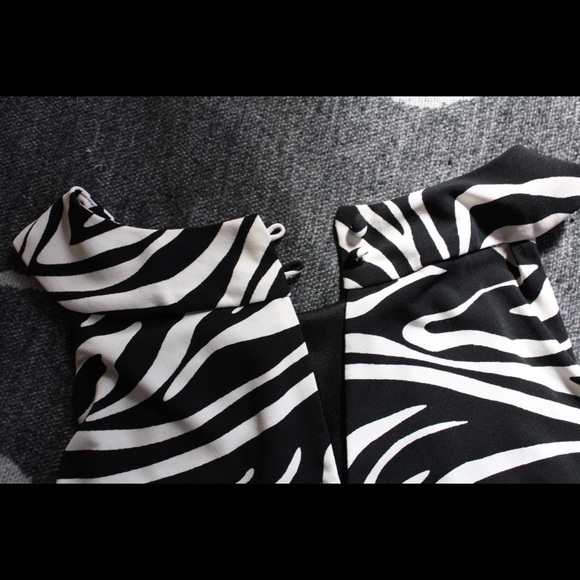 • Carole Little • Zebra Print Woman’s Dress - Picture 5 of 6